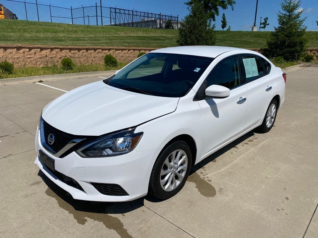 Used 2019 Nissan Sentra SV with VIN 3N1AB7AP8KY341712 for sale in Kansas City